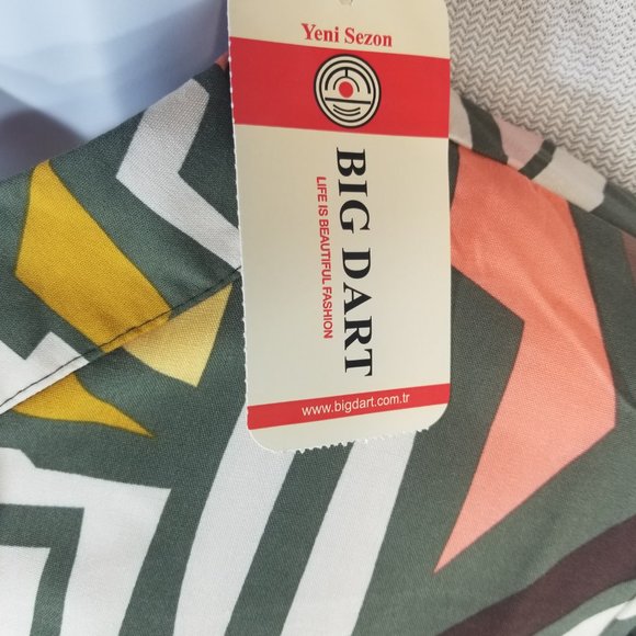 Big Dart Shirt Womens US 6 S/M Multicolor Abstract Long Sleeve Button Up - NWT - Picture 5 of 5